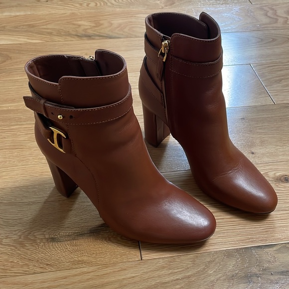 Like New- Ralph Lauren - Madelyn Burnished Leather Bootie - Picture 2 of 7